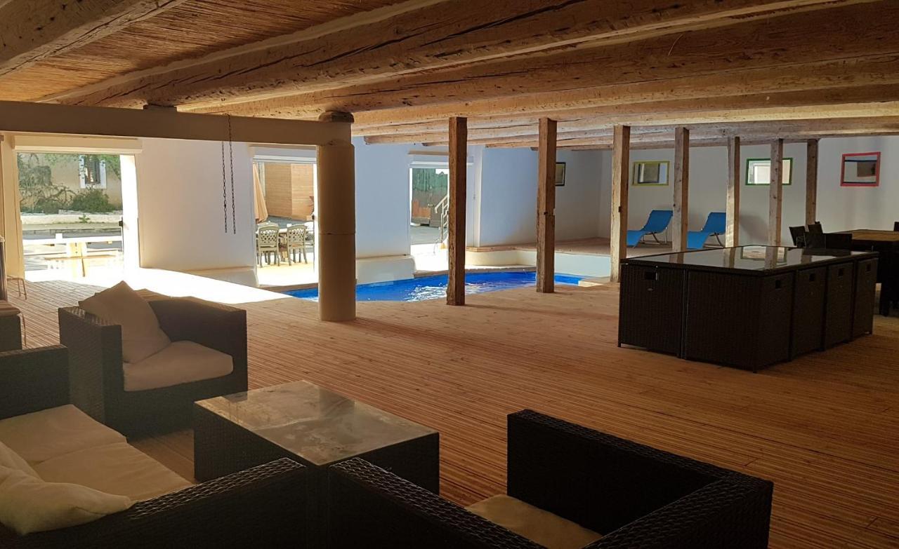 Maison 3 Chambres Avec Piscine Couverte Lespignan Exteriör bild