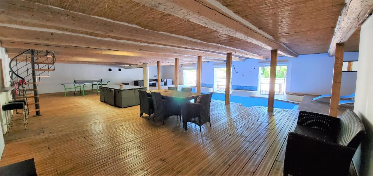 Maison 3 Chambres Avec Piscine Couverte Lespignan Exteriör bild